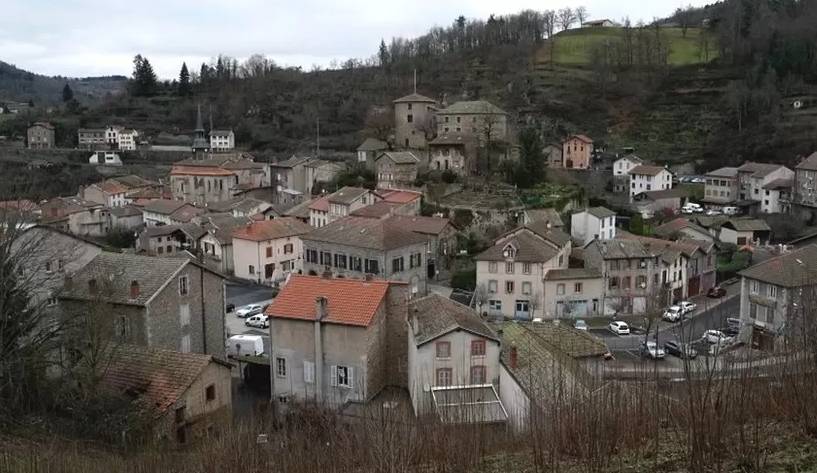 La ville d'Olliergues, Lyon