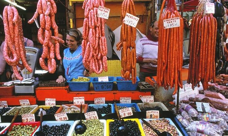 Produits carnés sur les marchés alimentaires français