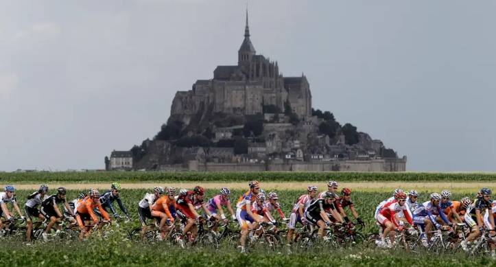 Tour de France cycling race, Mont-Saint-Michel