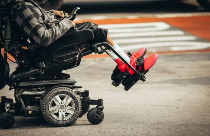 Paris peut-elle moderniser son système de transport pour personnes handicapées d’ici 2024?